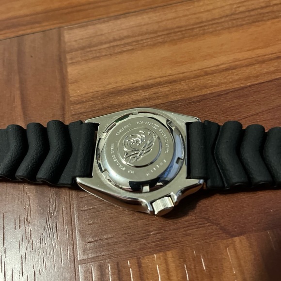 Seiko SKX009 All Original Near Mint - Picture 8 of 8